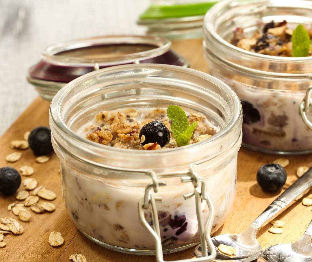 Pre-prepped oatmeal and blueberries in mason jars