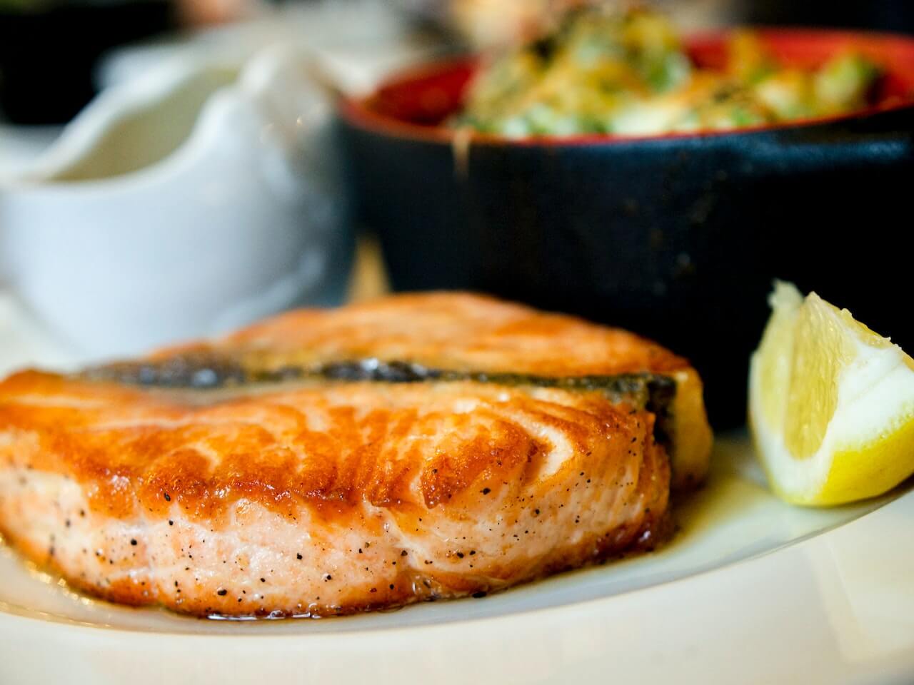 Roasted-salmon-with-lemon-on-the-side