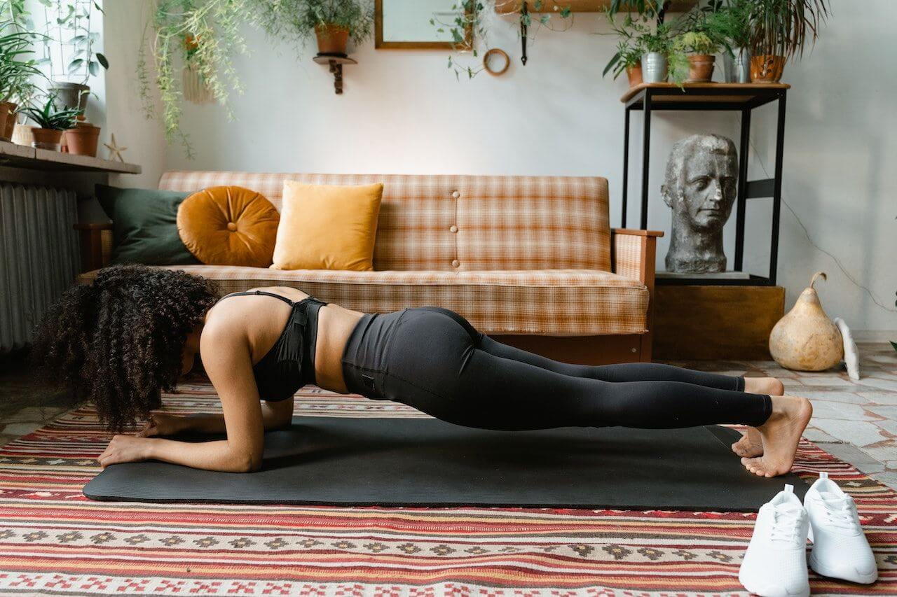 woman-doing-planks-at-home